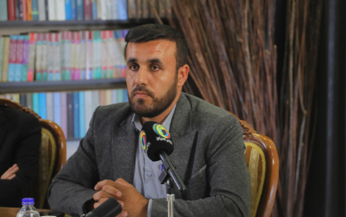 لوقمان عەزیز  بەرپرسی ڕاگەیاندنی مەڵبەندی هەولێری كۆمەڵی دادگەری كوردستان:     نەتەوە بیروباوەڕ و ئایین نییە بەڵكو دۆخێكی سرووشتی و ئیرادەی خواییە لە دروستكردنی مرۆڤەكاندا