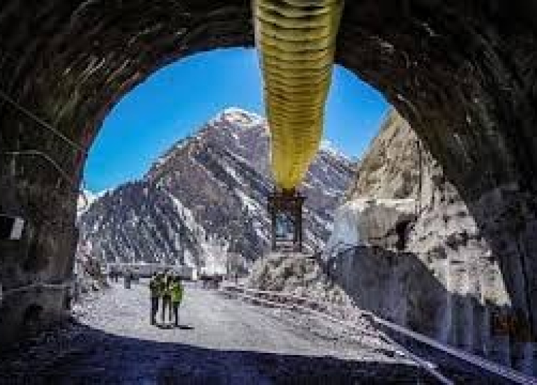 لە پرۆژەی تونێلکردنی هیندستان نۆ کرێکار گیانیان لەدەستدا