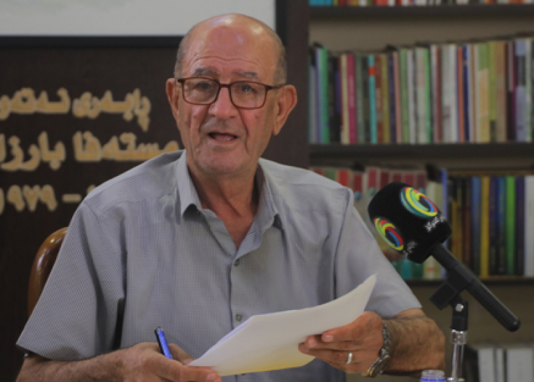 مەحموود ئەبو سابر  سیاسەتمەداری ڕۆژئاوای كوردستان:     ناسیۆنالیزم بەرەو سەرلەنوێ داڕشتنەوە هەنگاو دەنێت و ناسیۆنالیزمی هاوچەرخ دژی جیهانگیری نییە، بەڵكو هاوشانی ئەو بەرەو پێشەوە دەچێت