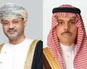 وزيرا خارجية السعودية وعُمان يبحثان تطورات المنطقة وأمن الملاحة بمضيق هرمز