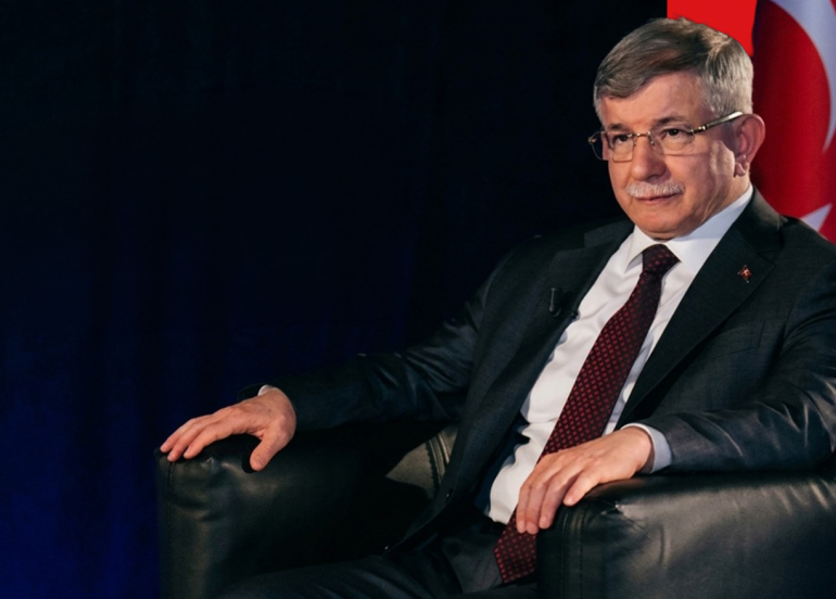 Ahmet Davutoglu dev ji siyasetê berda û hilweşandina Partiya Pêşerojê ragehand