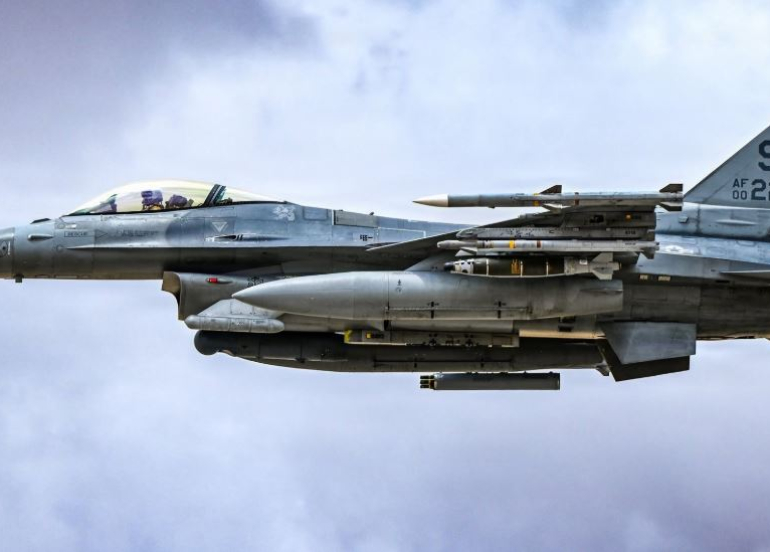 US Launches Heavy Wave of Strikes on Iran as Regional Conflict Intensifies