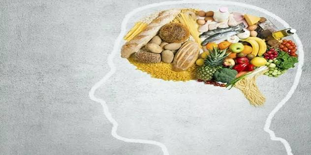 أطعمة تعزز التركيز وتدعم صحة الدماغ... ماذا تختار؟