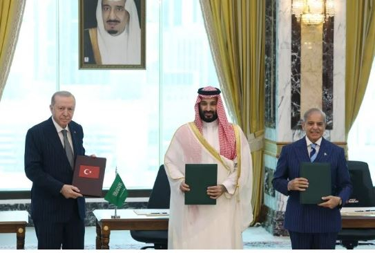 Iran Hard-Liner Questions Pakistan’s Mediation Role After New Saudi-Türkiye Defense Pact