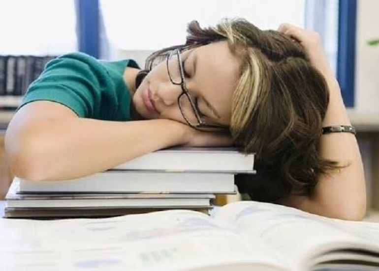 التعب المستمر ليس طبيعياً... ما الأسباب المحتملة وكيف تستعيد نشاطك؟