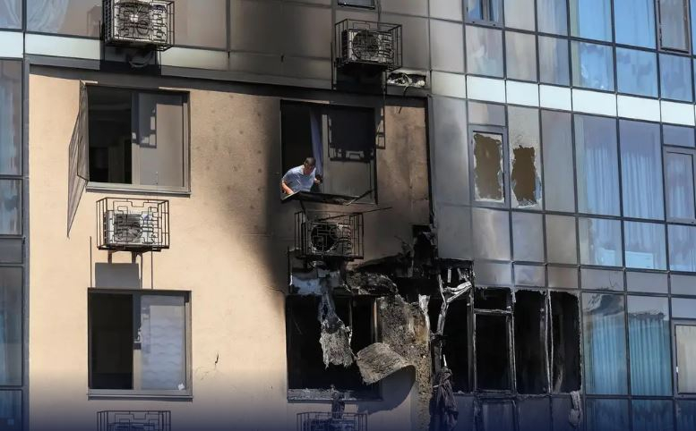 Ukraine Launches Hundreds of Drones at Russia, Killing at Least 13 in Tatarstan