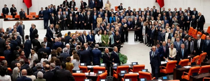 Zagon li Meclisê bi 467 dengan hat qebûlkirin