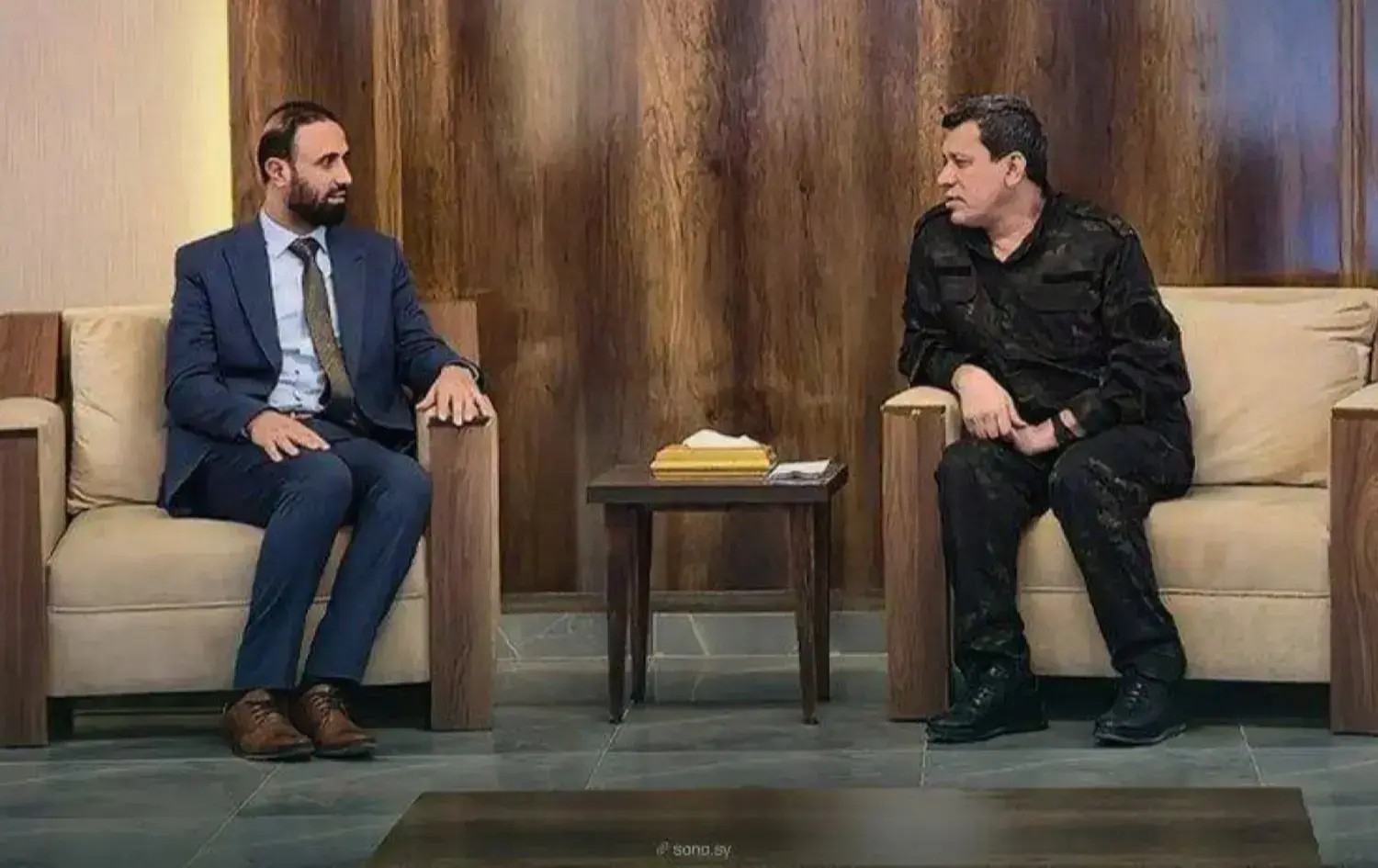 Mezlûm Ebdî bi şandeyeke hikûmeta Sûriyeyê re civiya