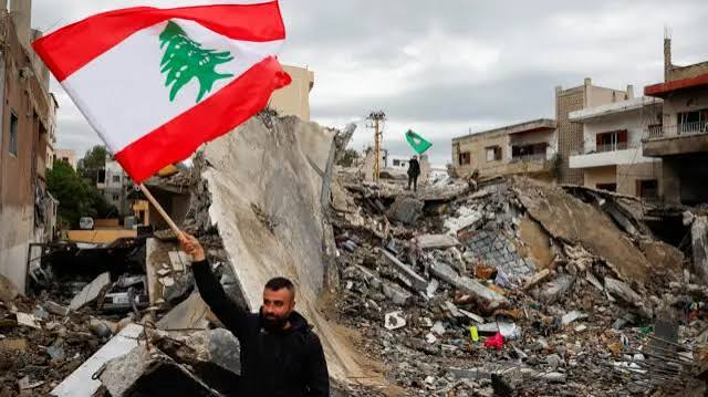 إسرائيل «تراسل» لبنان و«حزب الله» بالنار