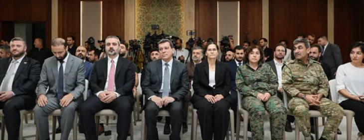 Îlham Ehmed: Emê li nav dewleta Sûriyeyê peywirê bigirin