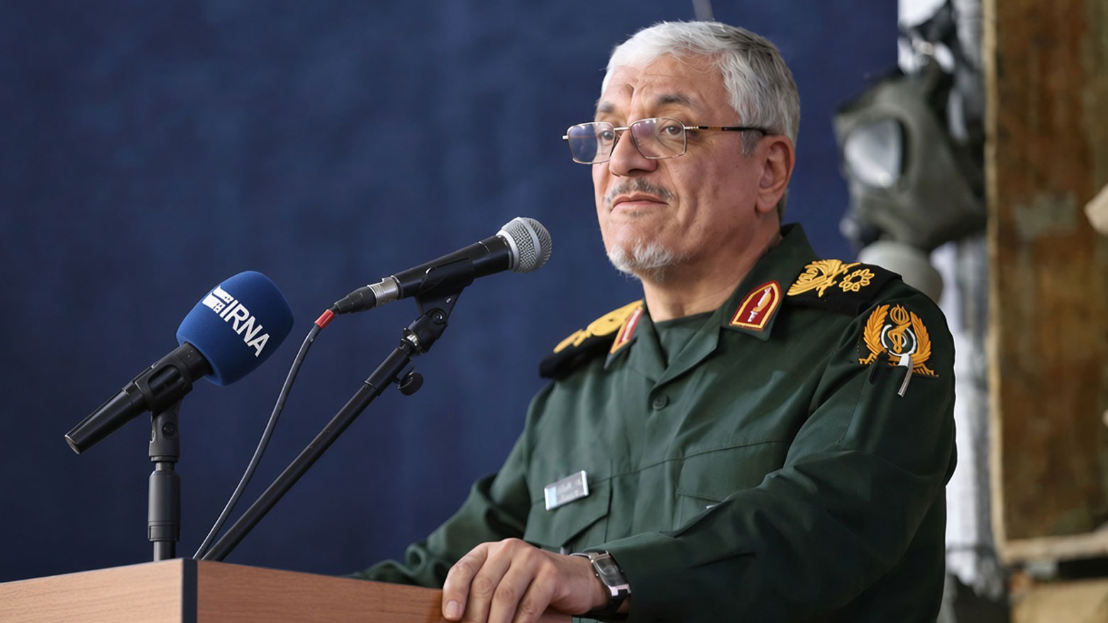 Berpirsekî Îranî: Em zêdetirî 1000 cure çek û teqemeniyan berhema tînin