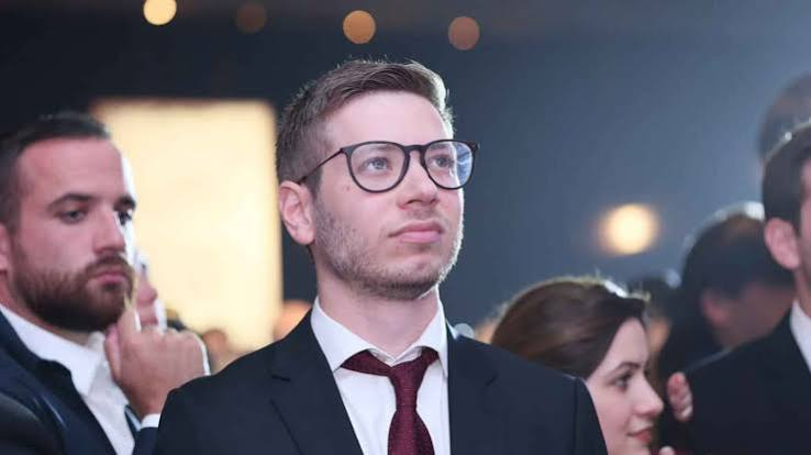«الشاباك» يؤكد إعادة نجل نتنياهو من أميركا بسبب «تهديد كبير»