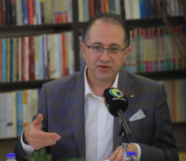 زاگرۆس فەتاح  ئەندامی مەكتەبی سیاسیی پارتی دیموكراتی كوردستان:     ئابووری و بازاڕی هاوبەش بە دروستكردنی بەرژەوەندیی بەردەوامی ڕۆژانە،  بنەمایەكی پتەون بۆ یەكگرتوویی نەتەوەیی و پاراستنی ناسنامەی بەكۆمەڵ