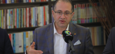 زاگرۆس فەتاح  ئەندامی مەكتەبی سیاسیی پارتی دیموكراتی كوردستان:     ئابووری و بازاڕی هاوبەش بە دروستكردنی بەرژەوەندیی بەردەوامی ڕۆژانە،  بنەمایەكی پتەون بۆ یەكگرتوویی نەتەوەیی و پاراستنی ناسنامەی بەكۆمەڵ