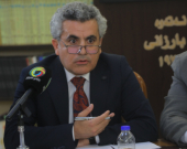 د. ئەمیر سەلیم محەمەد  مامۆستا لە زانكۆی سەڵاحەدین- هەولێر:     ئەگەر لە داهاتوویەكی نزیكدا هەنگاوی كردەیی بۆ یەكخستنی بازاڕی ناوخۆیی نەنرێت، قەوارەی دەستووریی هەرێم ڕووبەڕووی مەترسی دەبێتەوە