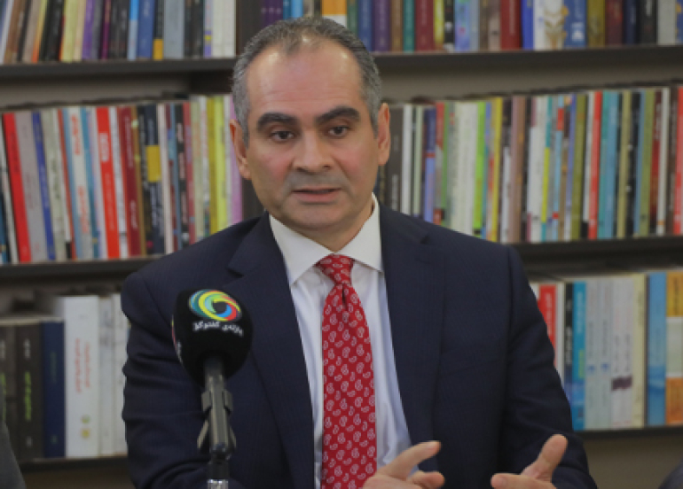 د.حسێن نیازی نوورەدین  ڕاوێژكار بۆ كاروباری ئابووری لە وەزارەتی بازرگانی و پیشەسازی:     ئەگەر لە ئێستاوە ئامادەكاری بۆ قۆناغی پۆست-نەوت نەكرێت، هەرێمی كوردستان ڕووبەڕووی داڕمانی دارایی گەورە دەبێتەوە