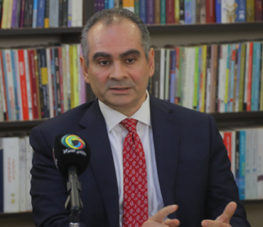 د.حسێن نیازی نوورەدین  ڕاوێژكار بۆ كاروباری ئابووری لە وەزارەتی بازرگانی و پیشەسازی:     ئەگەر لە ئێستاوە ئامادەكاری بۆ قۆناغی پۆست-نەوت نەكرێت، هەرێمی كوردستان ڕووبەڕووی داڕمانی دارایی گەورە دەبێتەوە