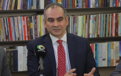 د.حسێن نیازی نوورەدین  ڕاوێژكار بۆ كاروباری ئابووری لە وەزارەتی بازرگانی و پیشەسازی:     ئەگەر لە ئێستاوە ئامادەكاری بۆ قۆناغی پۆست-نەوت نەكرێت، هەرێمی كوردستان ڕووبەڕووی داڕمانی دارایی گەورە دەبێتەوە
