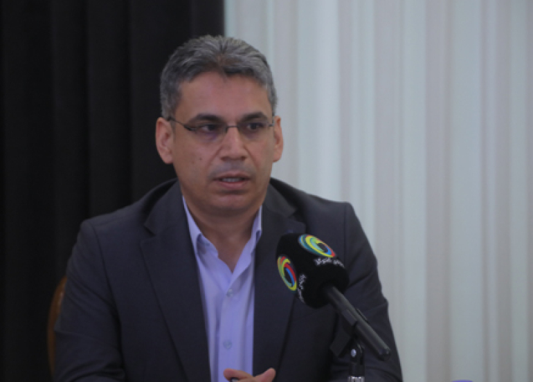 ڕۆهات زادە  پسپۆڕ و تایبەتمەند لە ئابووری و بازرگانی:     ڕێككەوتنی نافەرمی لەسەر داهاتی سنوورەكان تەنیا بەرژەوەندیی نوخبەكان دەپارێزێت و جووتیاری بچووك و پڕۆژە سەربەخۆكان بێبەش دەكات