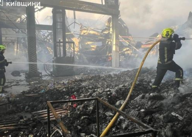 Russian Strikes Kill at Least 12 as EU Ministers Warn of Growing Hybrid Threat