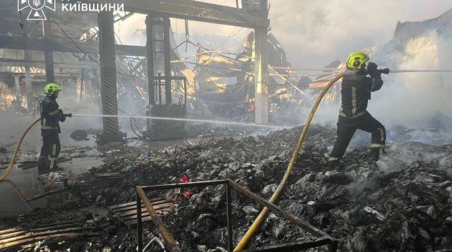 Russian Strikes Kill at Least 12 as EU Ministers Warn of Growing Hybrid Threat