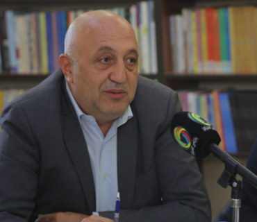 زانا سیزن  پسپۆڕی ئابووری :     داهاتوو بۆ ئەو كۆمەڵگەیانەیە كە توانای گۆڕینی كەرەستەی خاویان بۆ بەهای پیشەسازی هەیە و پێشكەوتنی ئابووری دەكەنە مۆتۆڕی پاراستنی ناسنامە و داهاتووی خۆیان