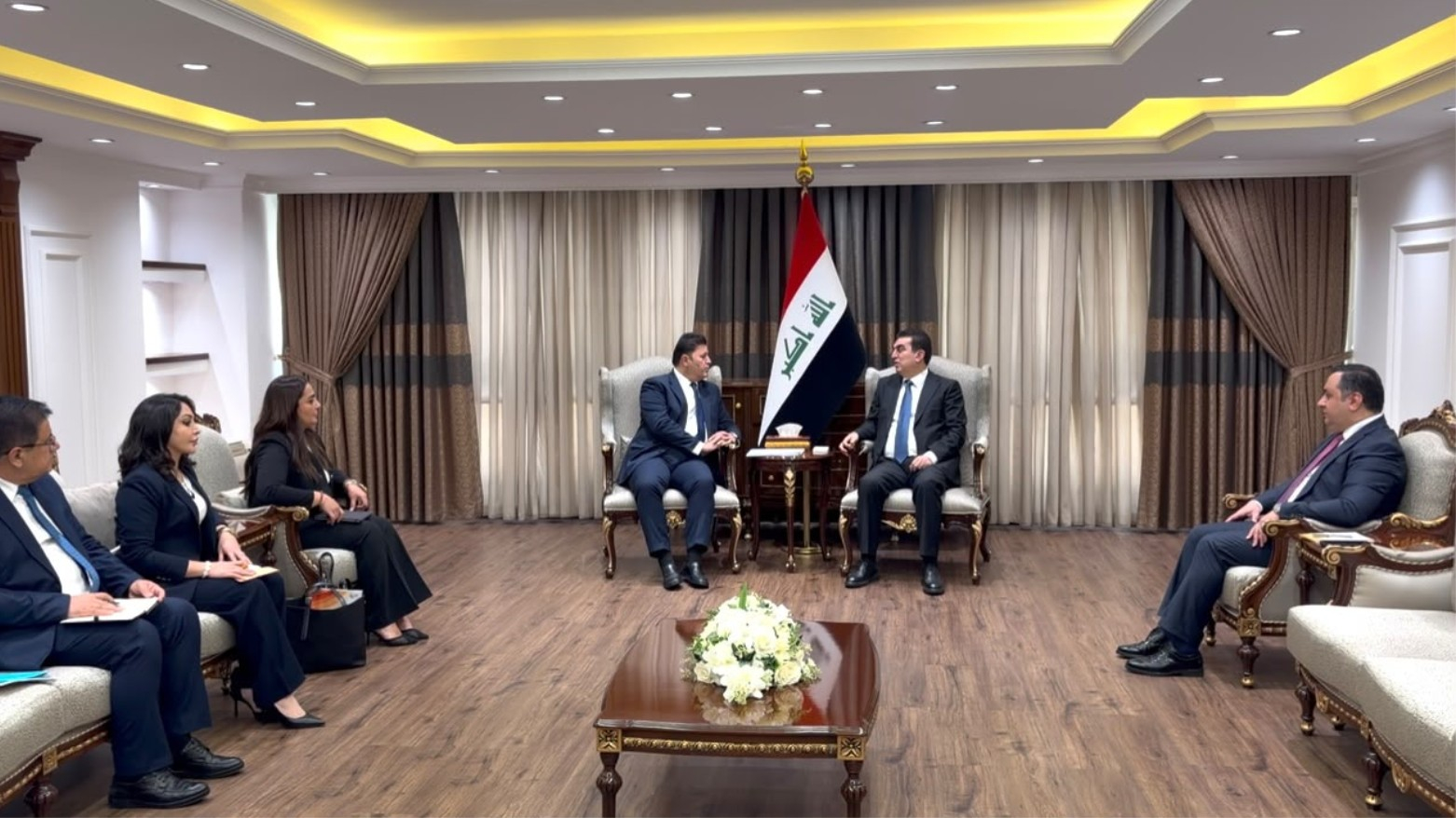 زيباري والأتروشي يبحثان التنسيق التشريعي وتنفيذ التوصيات الدولية