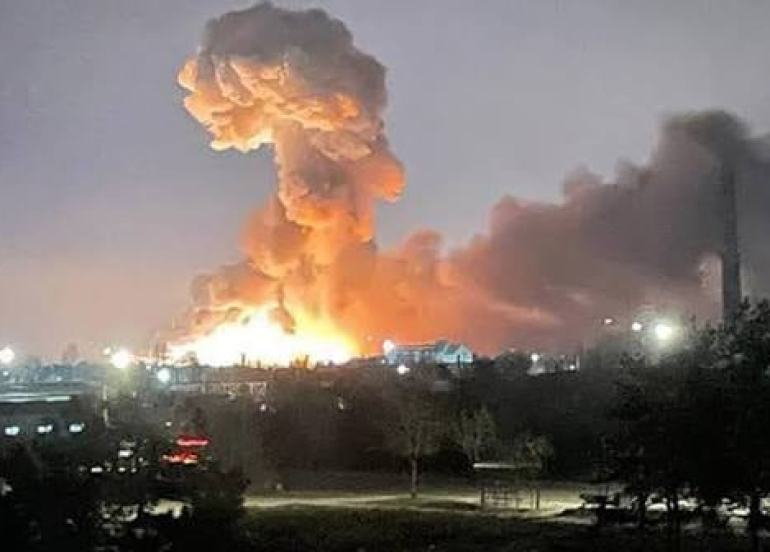 ئۆکرانیا هێرش دەکاتە سەر بەندەری مەخاچکاڵا لەسەر ڕێڕەوی لۆجستی ئێران و ڕووسیا