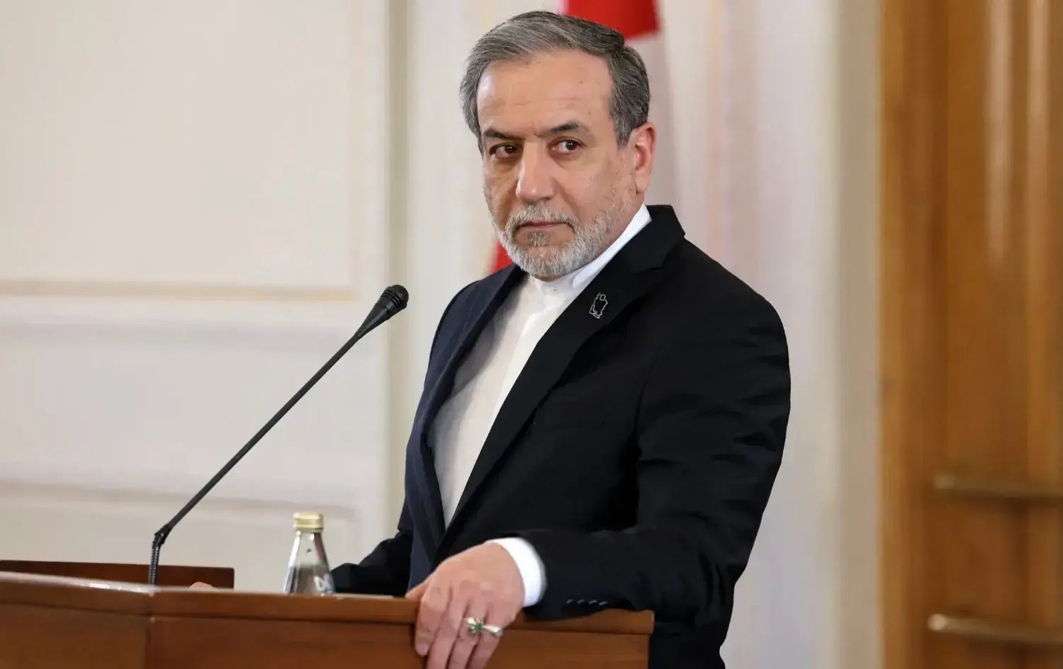 Ebas Eraqçî: Li bi sedan baregehên Amerîkayê hat xistin