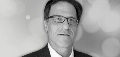 Michael Pettis, endamê bilind ê Enstîtuya Carnegie ji bo Aştiya Navneteweyî ji Gulanê re: Sermayeya Kurdistanê ne tenê petrol e, belkî pêgeha wê ya cografî ye wekî navendeke bazirganî ya vekirî ji bo girêdana stratejîk a di navbera Iraq, Tirkiye û bazarên