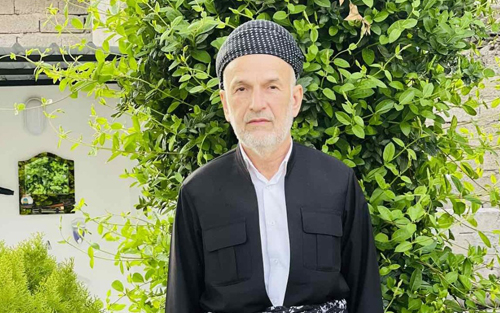 مەلا مەحموود عەزیز شێخ بزێنی  ئەندامی لقی كەركووكی یەكێتیی زانایانی ئیسلامیی كورستان:     زانایانی ئایینیی كەركووك  هەمیشە پێشەنگی خەباتی نەتەوەیی و پاراستنی شكۆی  مرۆیی و نیشتمانی بوون