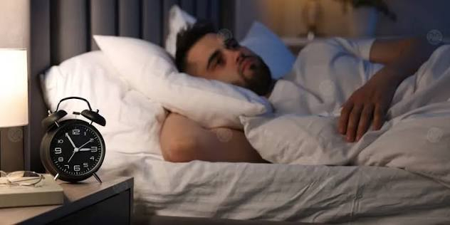 كيف يفتح الحرمان من النوم الباب للأمراض والعدوى؟