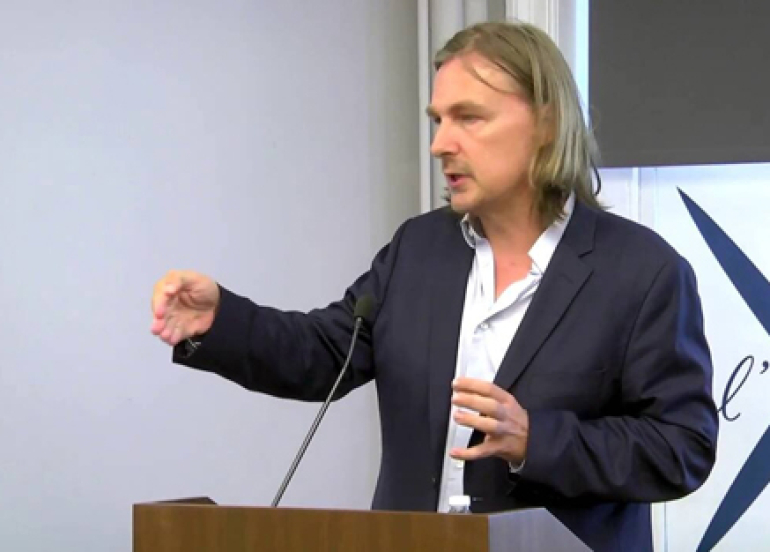 Thomas Lindemann, pisporê warê pêwendiyên navdewletî li Zanîngeha Versailles ji bo Gulanê: Çespandina destûrî ya pêgeha Herêma Kurdistanê û parastina ziman û mafên wê yên çandî, mercên bingehîn in ji bo avakirina baweriyê di navbera Hewlêr û Bexdayê de.