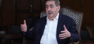 زيباري يفنّد رواية 