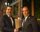 القاهرة تجدد 