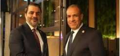 القاهرة تجدد 