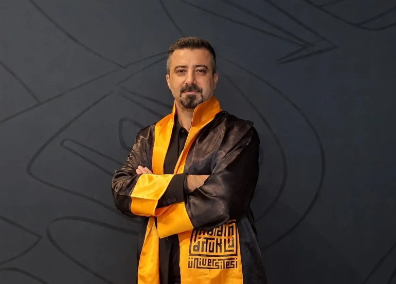 Îlyas Akman bû profesorê yekem ê Kirmanckiyê
