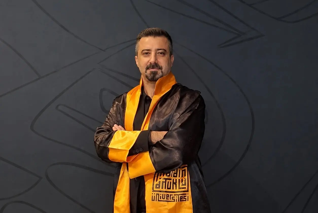 Îlyas Akman bû profesorê yekem ê Kirmanckiyê