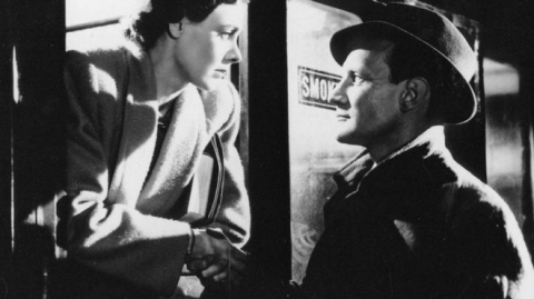 ما الذي يدفعنا لمشاهدة الأفلام القديمة مرات ومرات؟