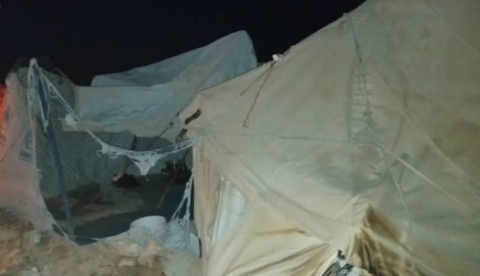 نساء داعش يضرمن النار في مخيم الهول بغربي كوردستان‎