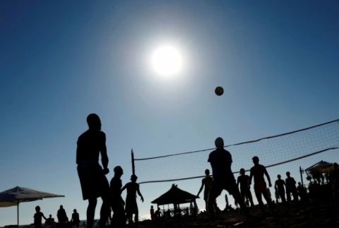 دراسة: سكان المناطق المشمسة أقل عُرضة للوفاة بكورونا