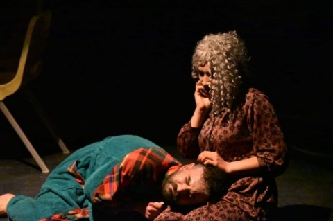 ثماني فرق تتنافس على خمس جوائز ذهبية في مهرجان كركوك المسرحي