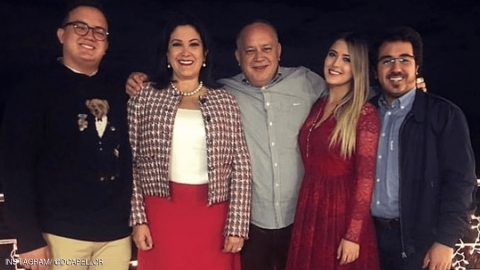 ذراع مادورو الأيمن يهرّب ابنيه خارج البلاد خشية 