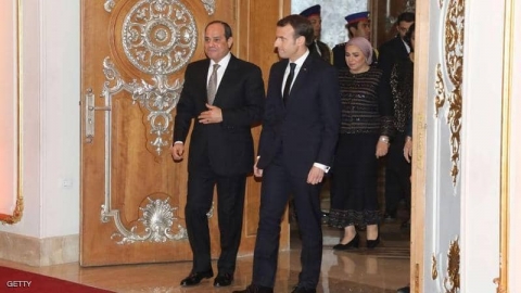  ماكرون يدعو السيسي إلى قمة الـ