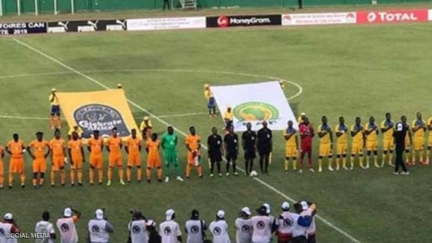 مباراة جميع لاعبيها بالأصفر.. والمشجعون 