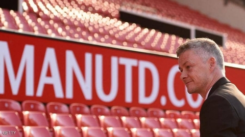 مدرب اليونايتد يحذر لاعبيه من 