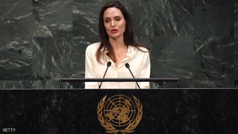 أنجلينا جولي تكشف عن 