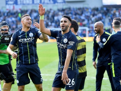 أول لاعب عربي يتوج بالدوري الإنجليزي مرتين