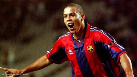 قصة نادل الفندق الذي أقنع رونالدو باللعب لبرشلونة