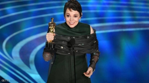 الوسام الإمبراطوري لممثلة تجسد دور إليزابيث الثانية